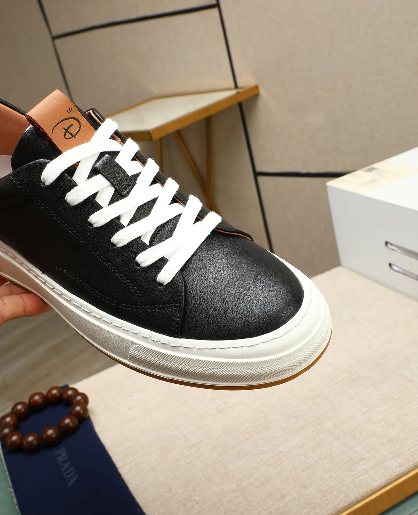 Men's men's shoes 💰420 high-end version. PRADA (Prada) men's casual style, compare the quality at the counter 🧚🏿♂️Imported cowhide fabric 🐎Water-dyed comfortable and soft cowhide lining for feet 🐂Genuine leather outsole with label 🎉 Size 38-44. Can be customized for 45💥🏆